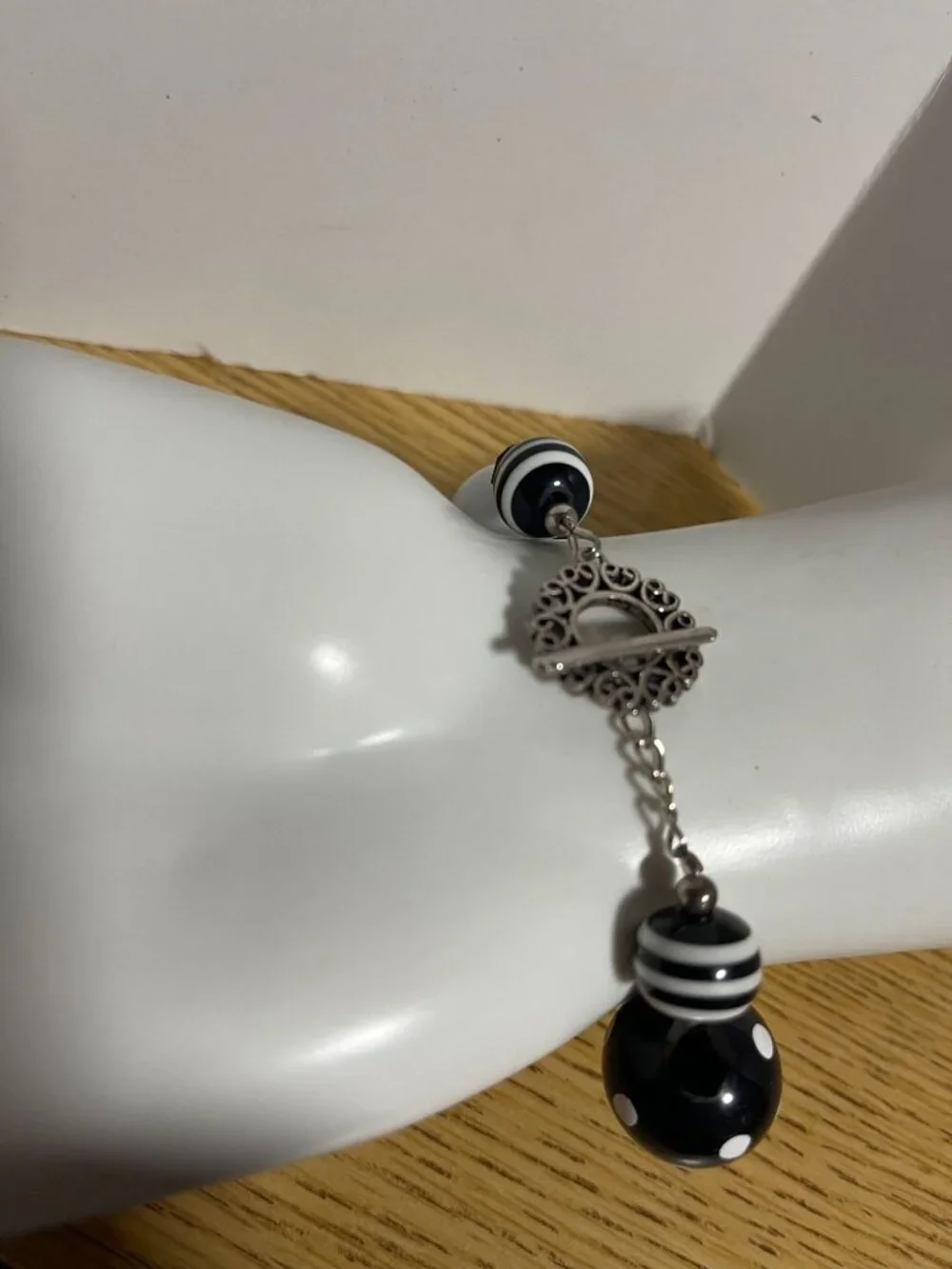Chunky Black White Beaded Bracelet Statement Retro 60s Mod Toggle Clasp Adj 6
